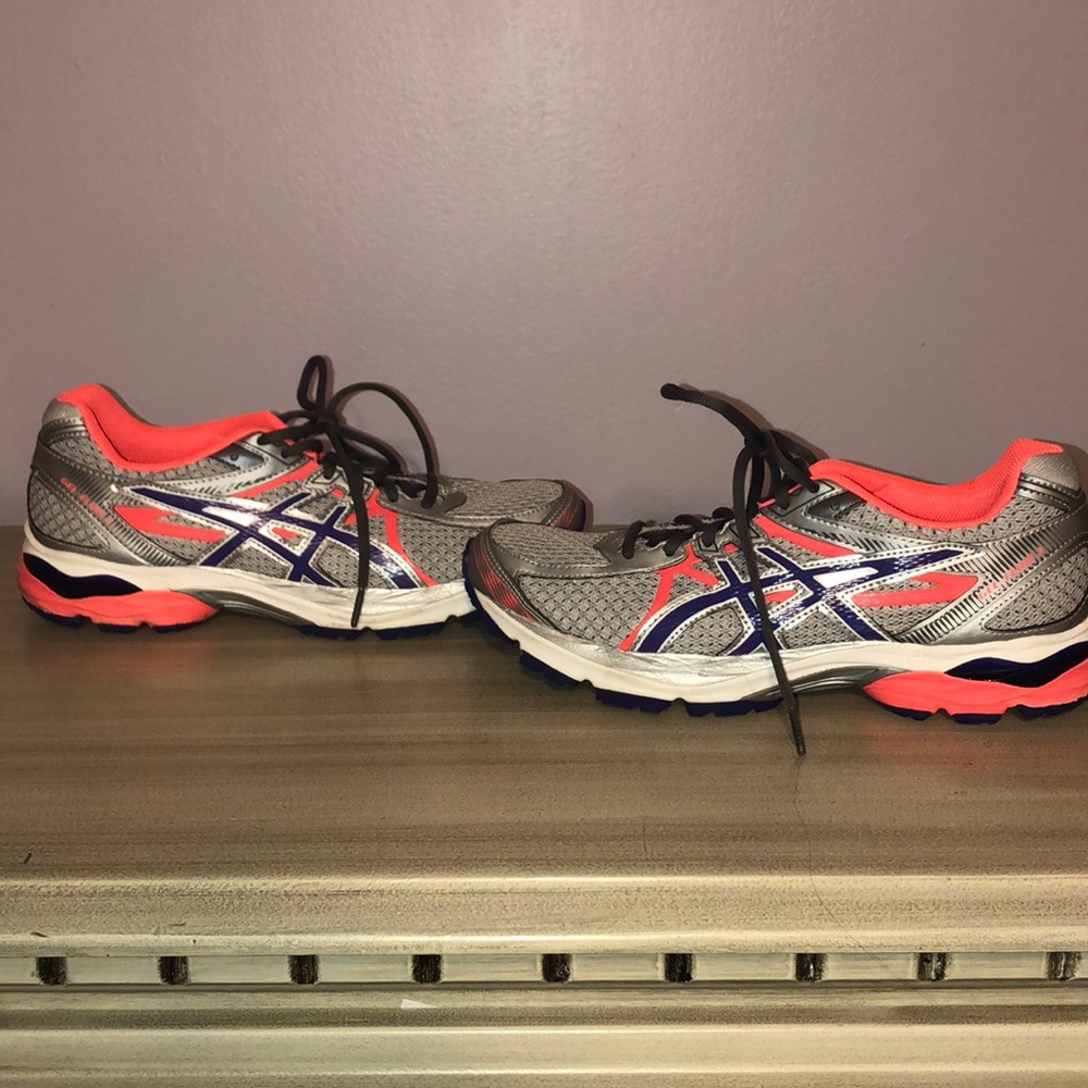 ASICS Tennis Shoes